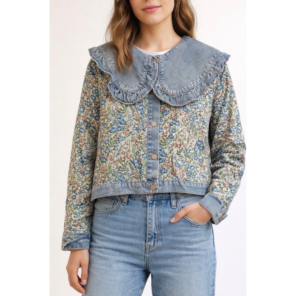 Floral Tapestry Cropped Denim Jacket‎  Peter Pan Ruffle Collar Size Small/Medium